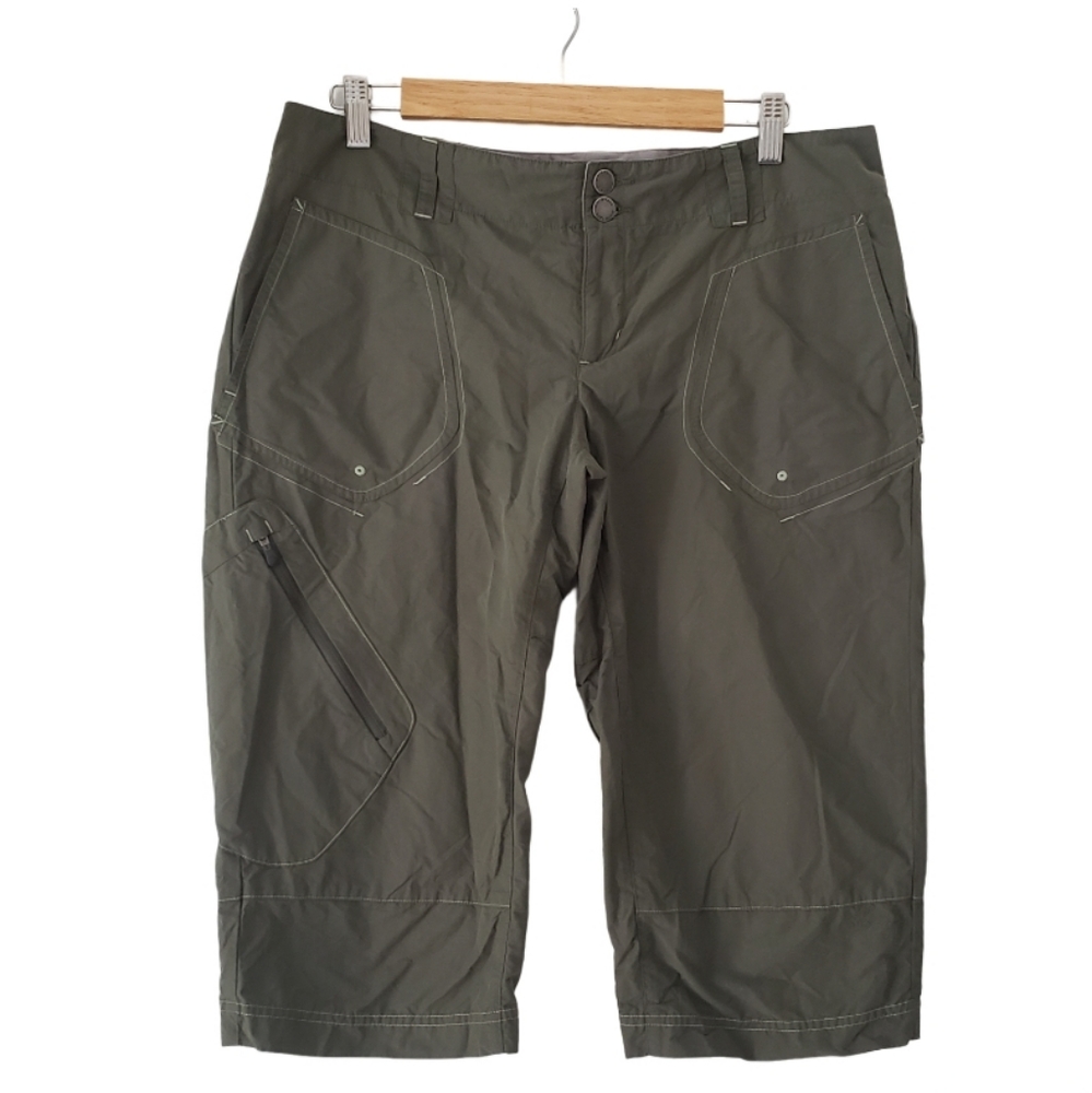 Columbia Sportswear Titanium Women's Green Long Shorts 12 Outdoors Hiking